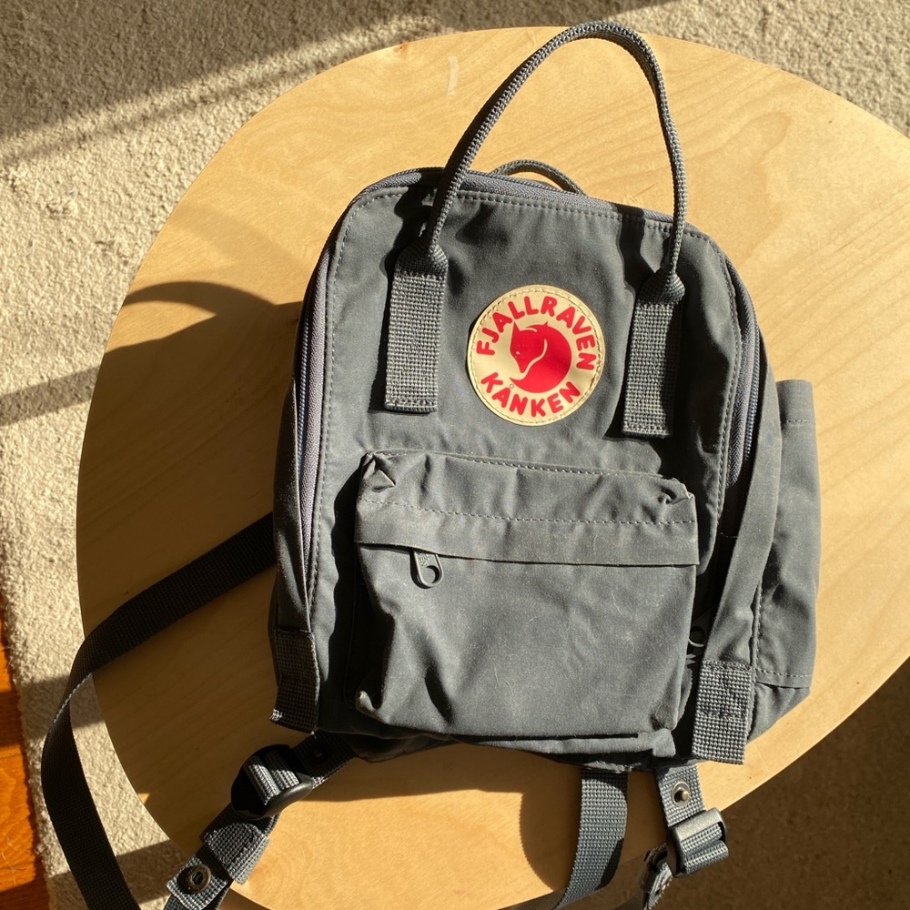 FJALLRAVEN Kanken Mini (Graphite)